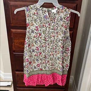Floral Sleeveless Women’s Top with Pink Accents